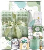The Art of Saying “I’m Thinking of You”: Why the Right Gift Basket Speaks Louder Than Words